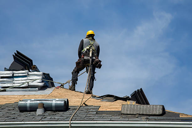 Professional Gutter Installation technician working in Jamestown, RI